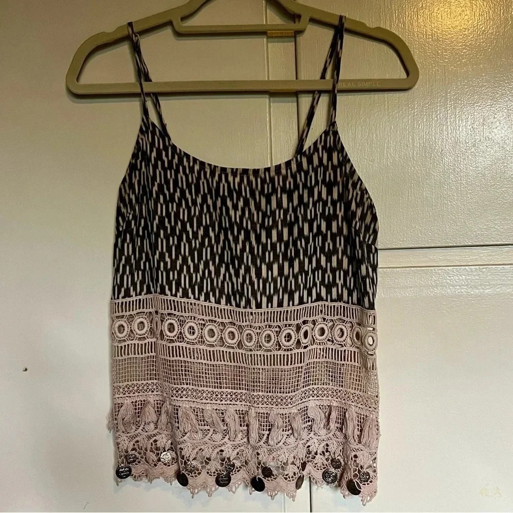 Deby Debo Crochet Fringe Printed‎ Top Size Small